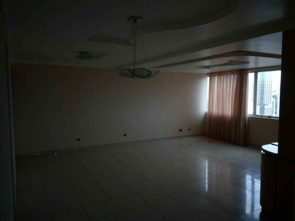 Apartamento à venda com 3 quartos, 132m² - Foto 1