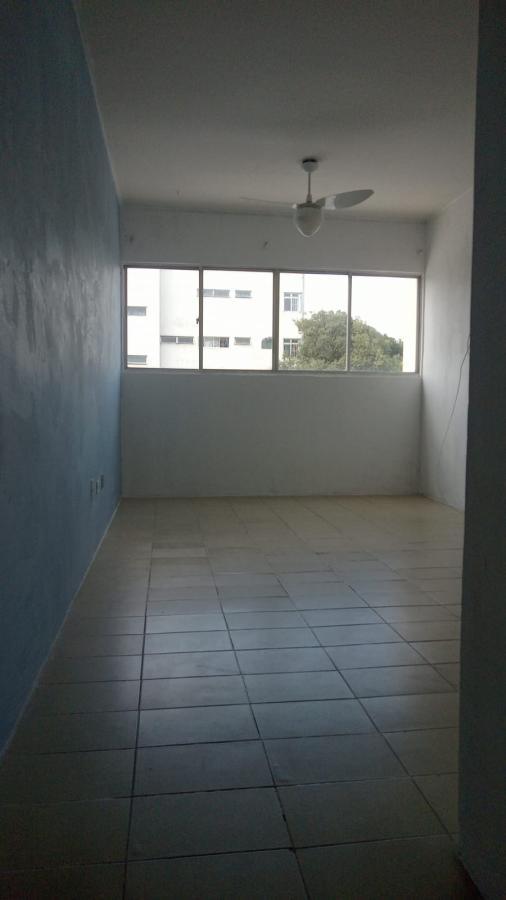 Apartamento à venda com 2 quartos, 77m² - Foto 2