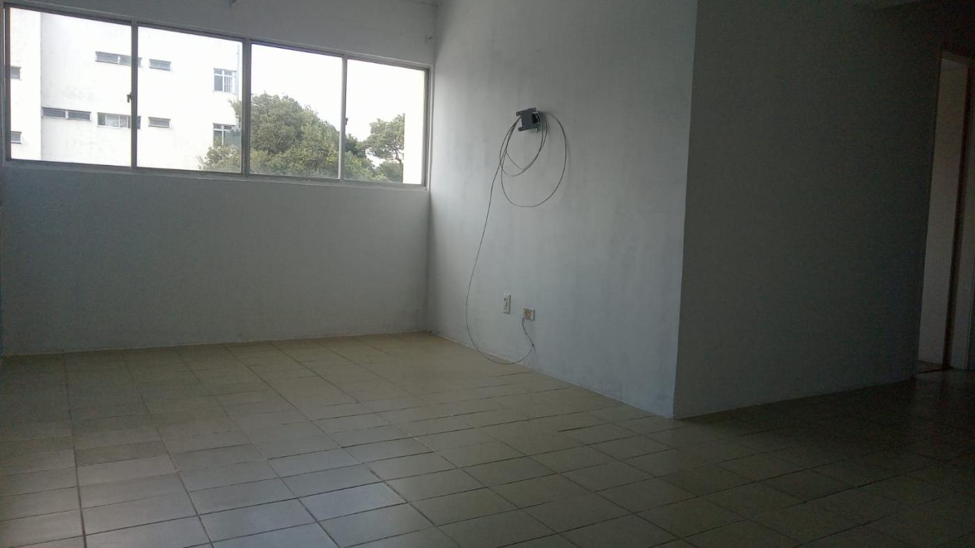 Apartamento à venda com 2 quartos, 77m² - Foto 3