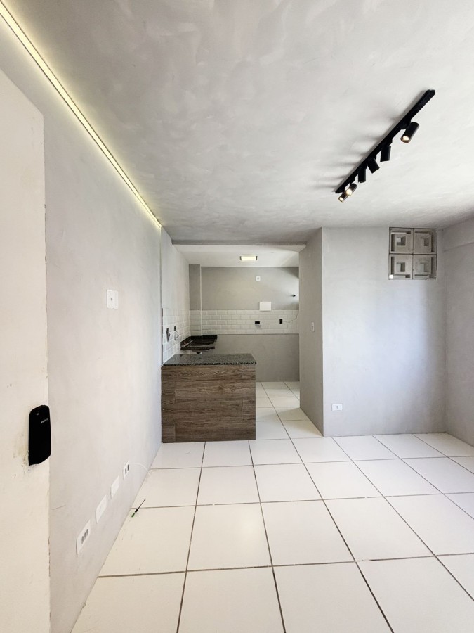 Apartamento à venda com 1 quarto, 38m² - Foto 3